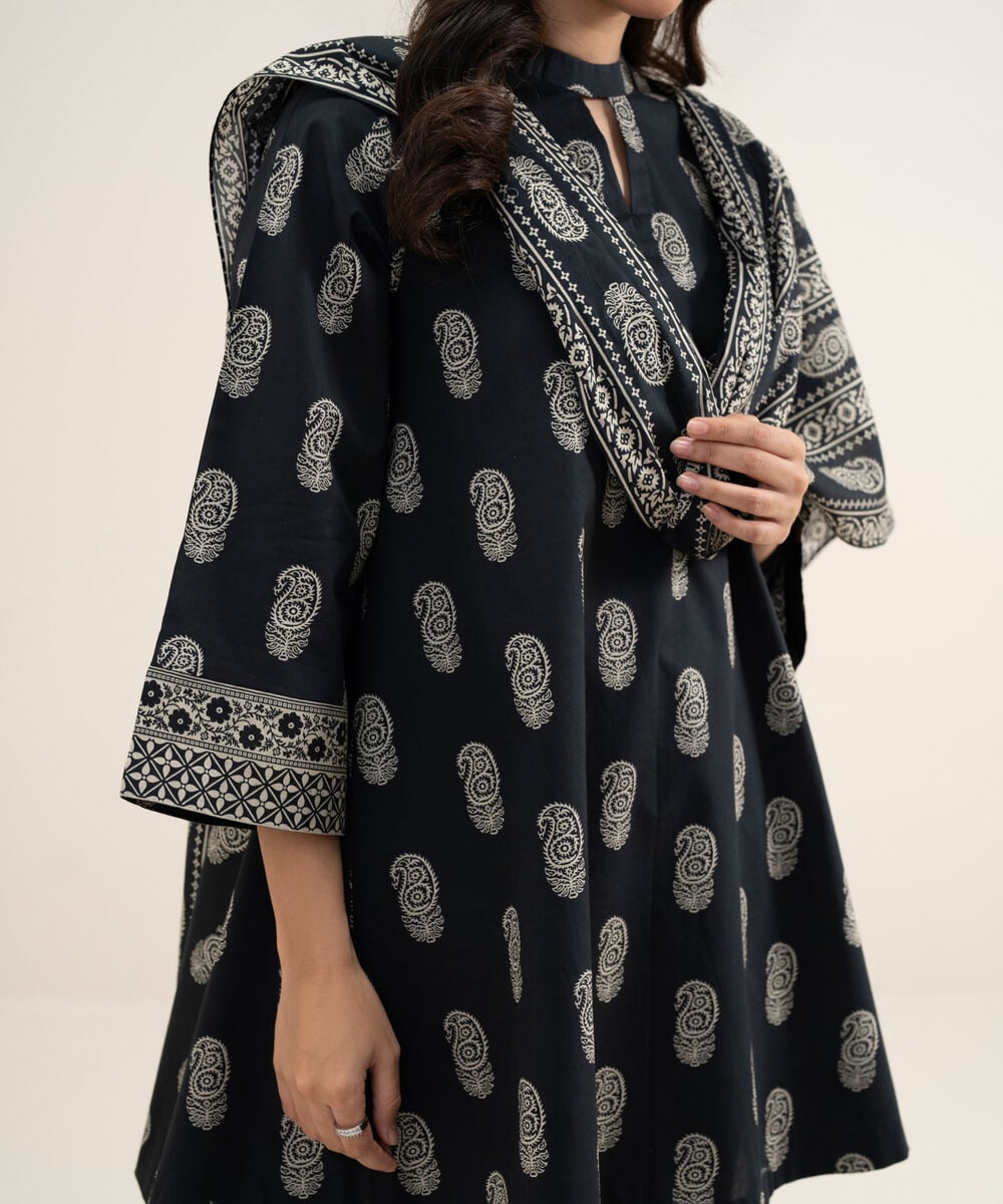 Printed Lawn 3 Piece Unstitched Suit – Off White & Black | ZERA by Z